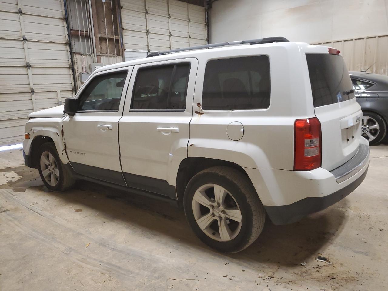 2014 Jeep Liberty (Patriot) - Image 2