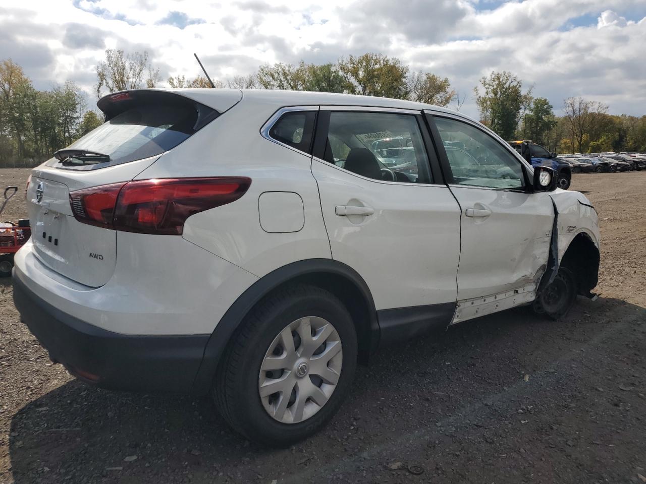 2019 Nissan Rogue - Image 3