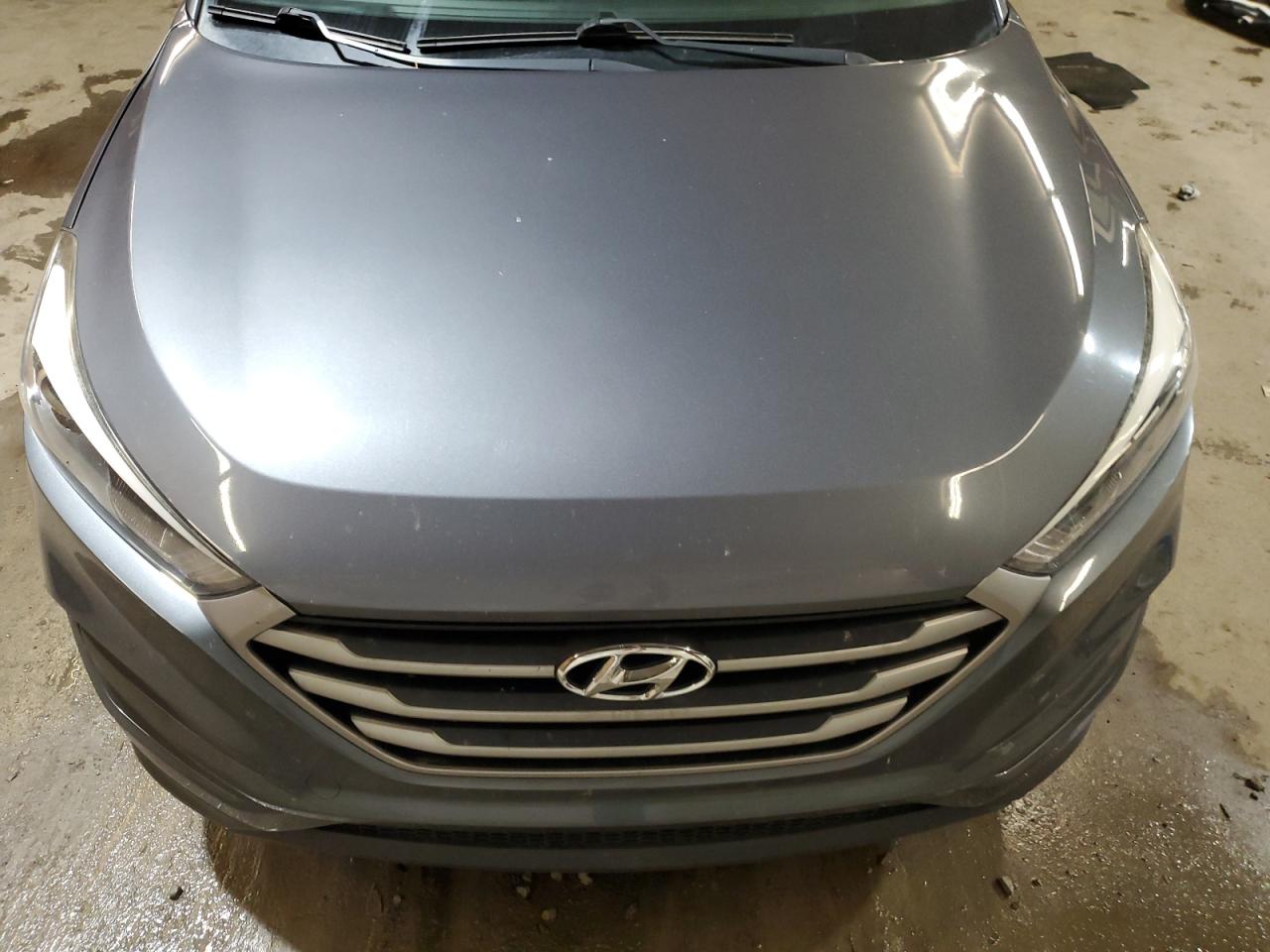 KM8J2CA4XJU753185 2018 Hyundai Tucson Se