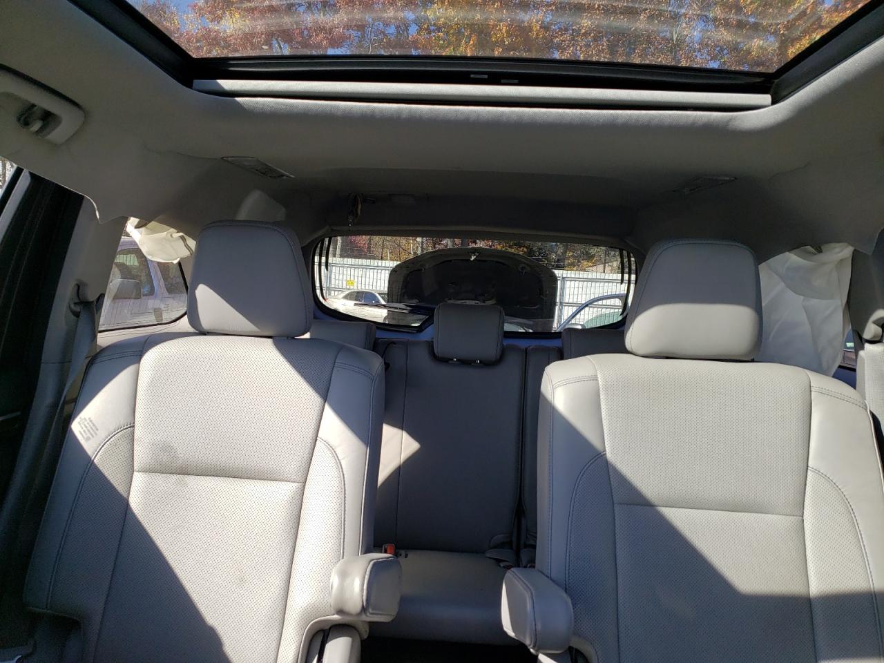 2015 Toyota Highlander - Image 10
