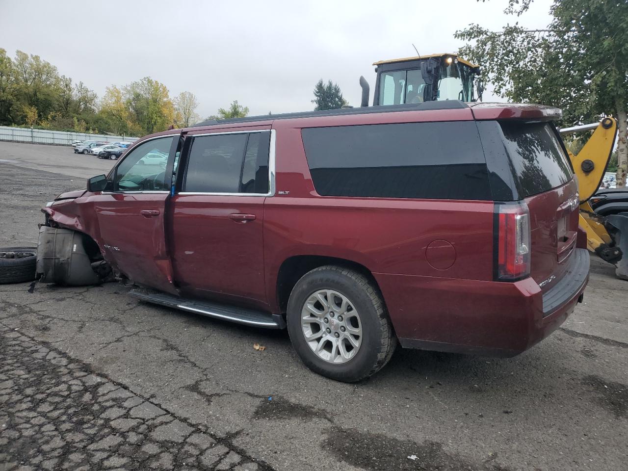 2019 GMC Yukon - Image 2