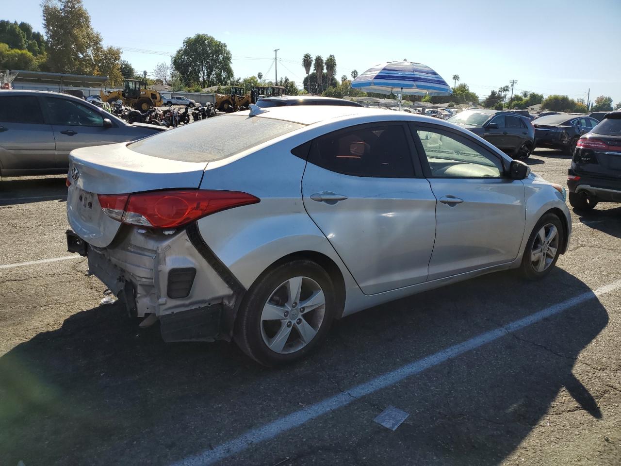 2013 Hyundai Elantra - Image 3