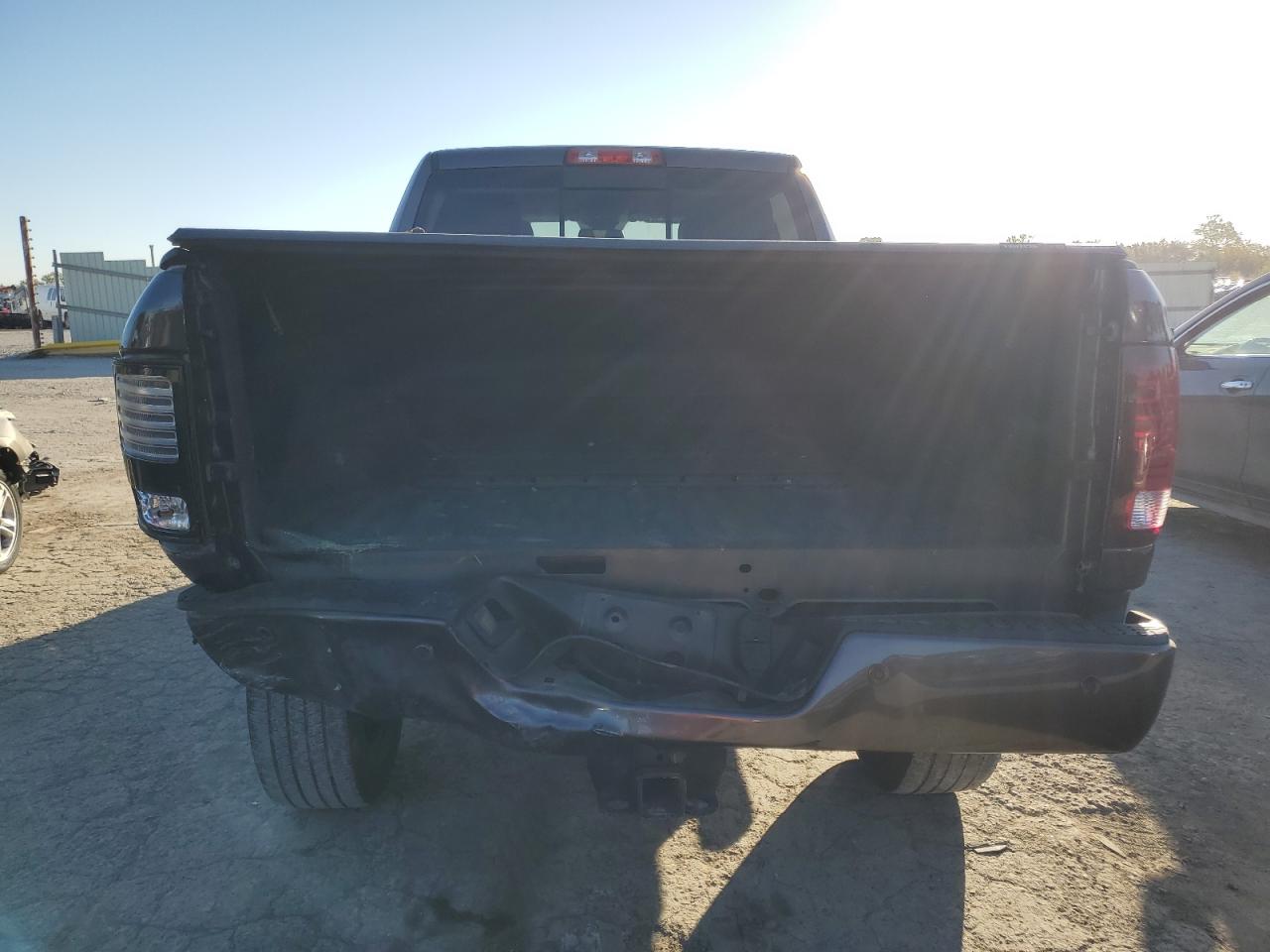 2018 Ram 2500 Laramie VIN: 3C6UR5FL8JG327370 Lot: 76932144