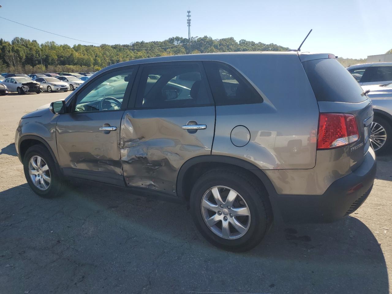 VIN 5XYKT3A19DG417450 2013 KIA SORENTO no.2