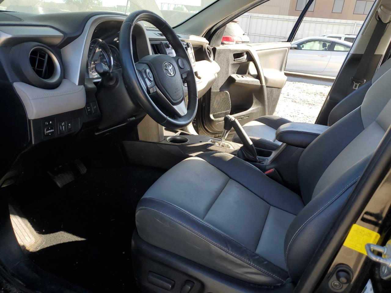 2015 Toyota RAV 4 - Image 7