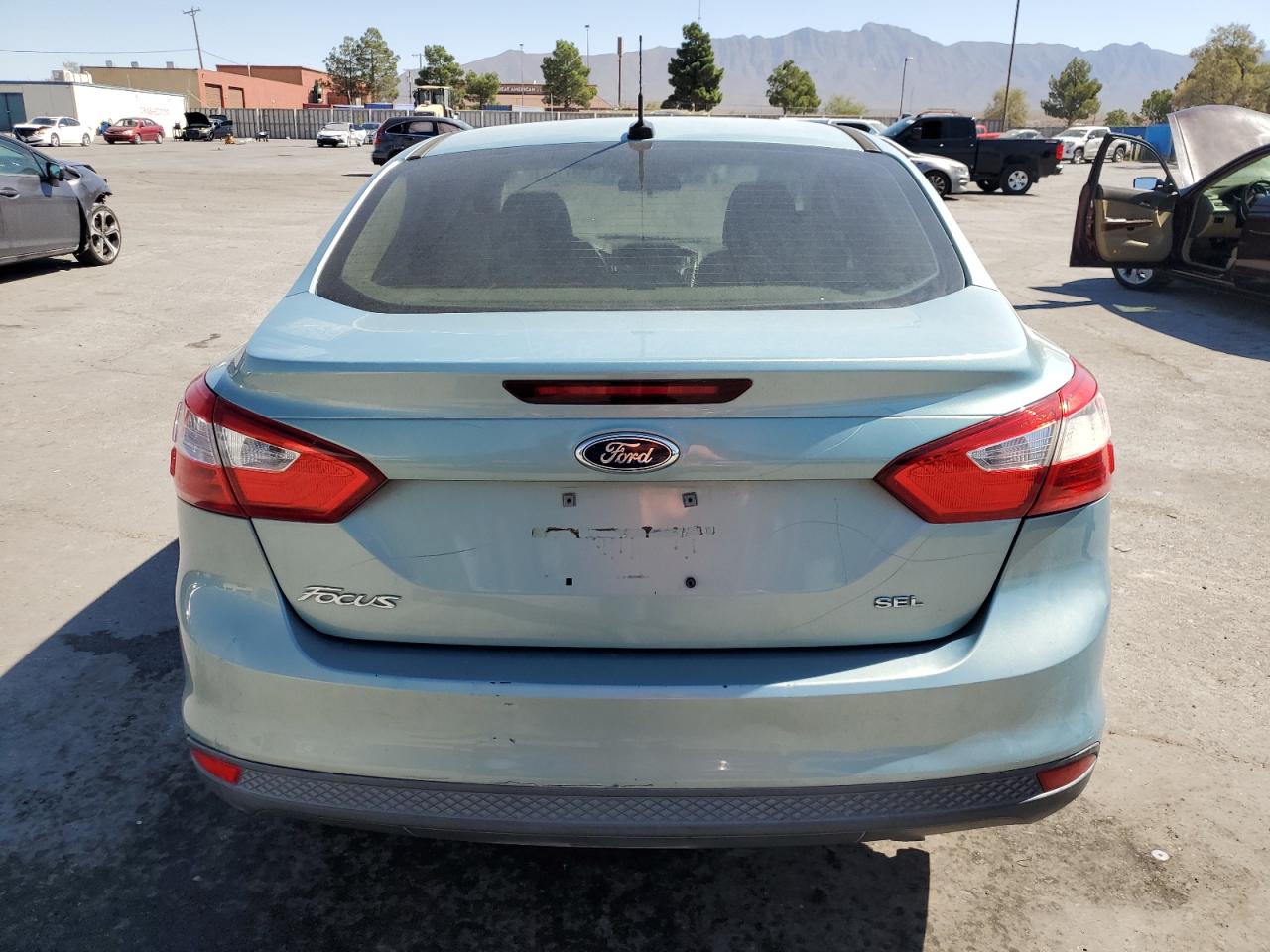 1FAHP3H2XCL466243 2012 Ford Focus Sel