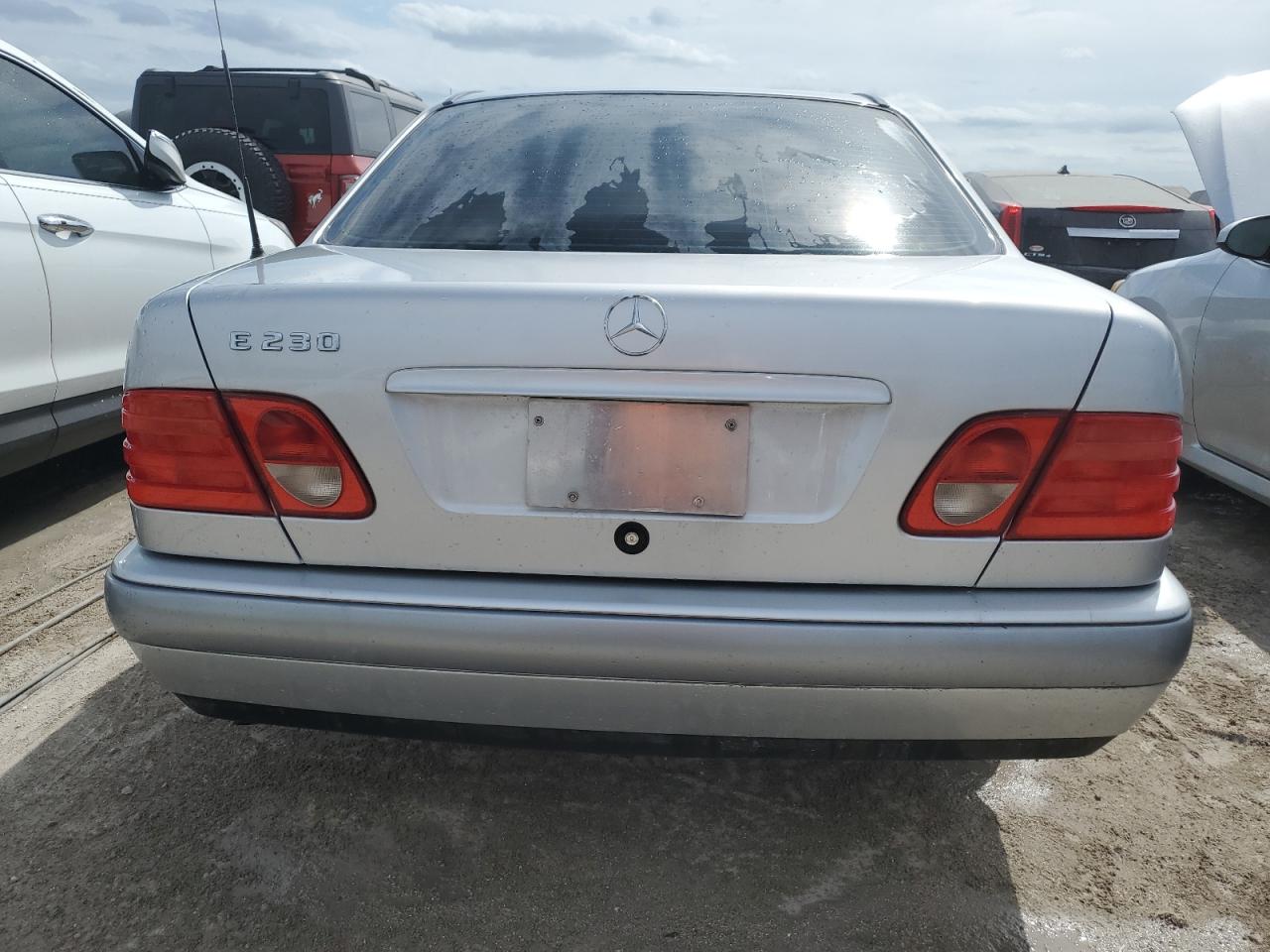 1995 Mercedes-Benz E 230 VIN: WDB2100371A181775 Lot: 75413564