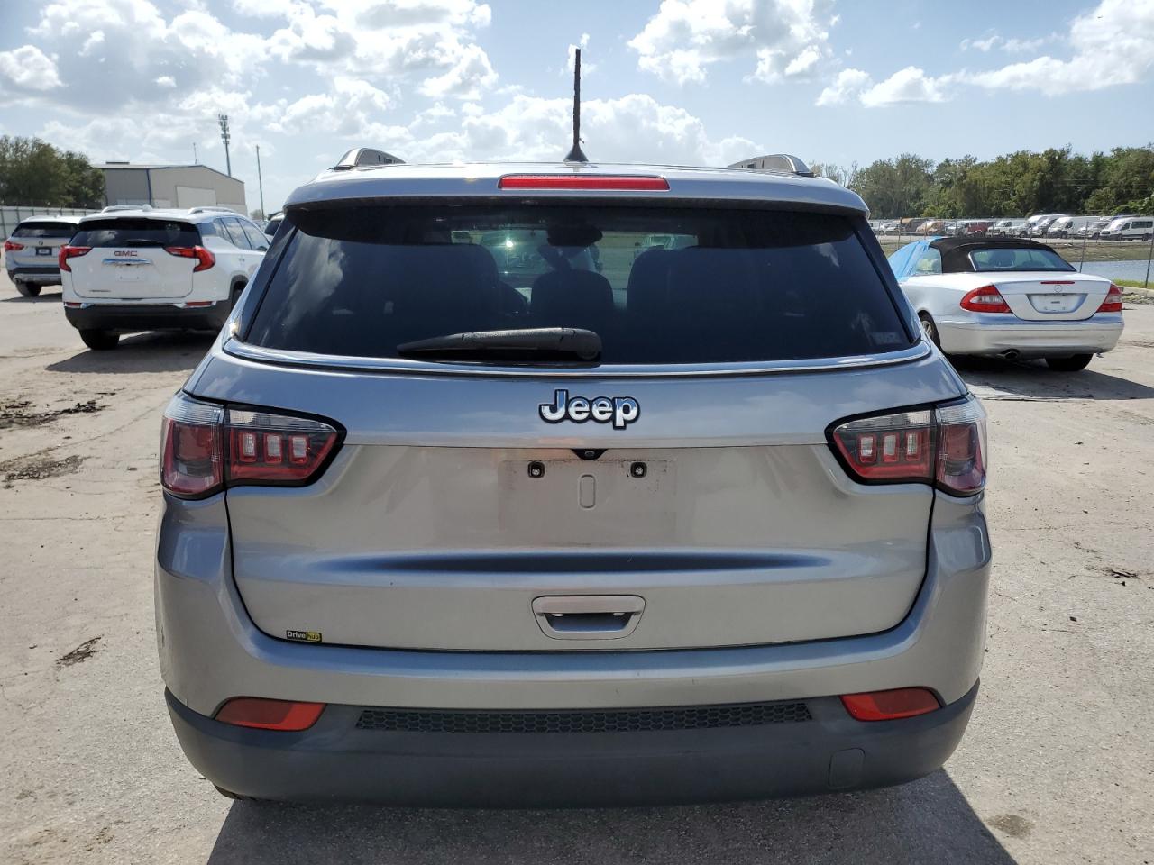 3C4NJDBB7HT680518 2017 Jeep Compass Latitude