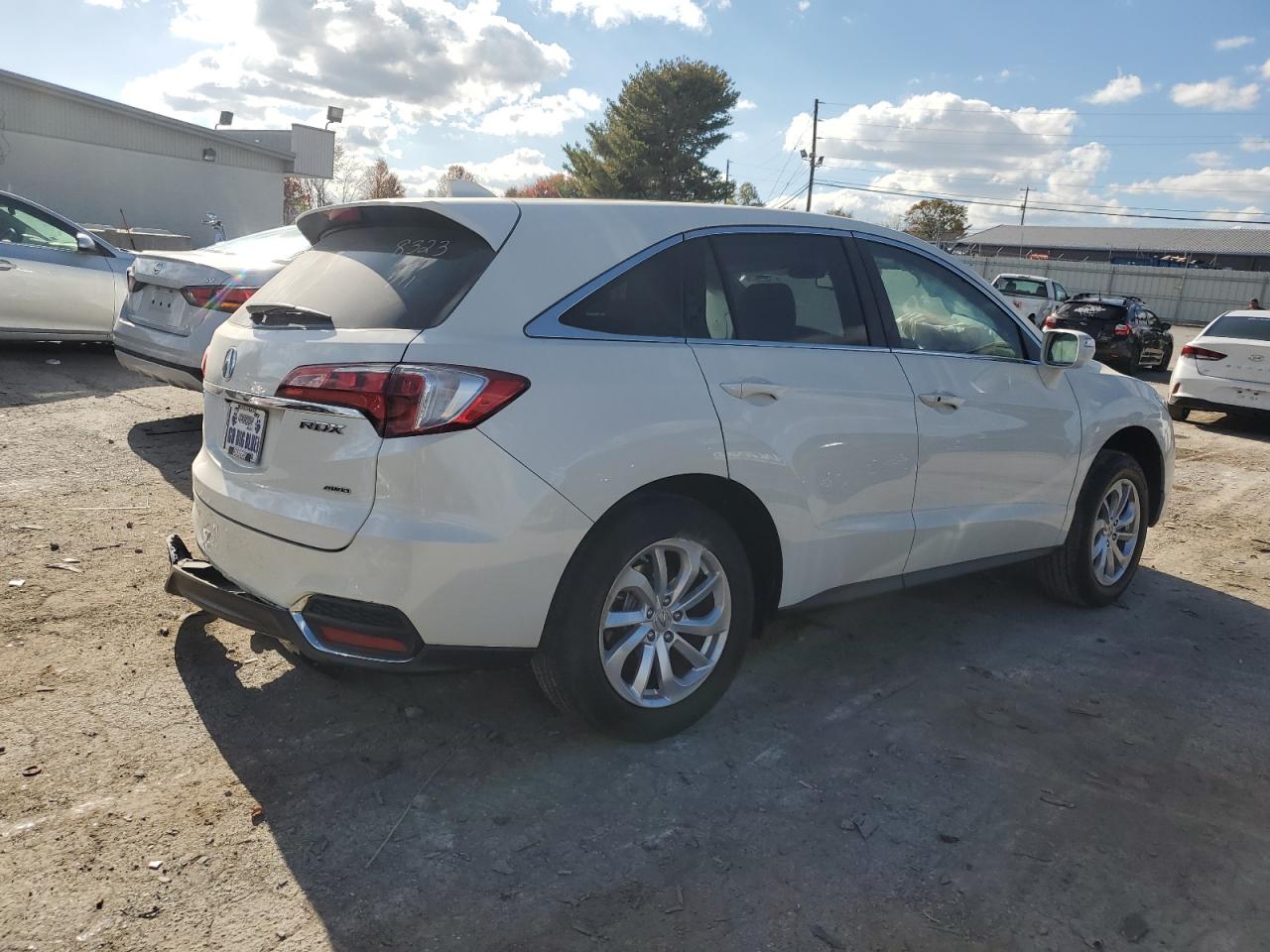 VIN 5J8TB4H3XHL038232 2017 ACURA RDX no.3