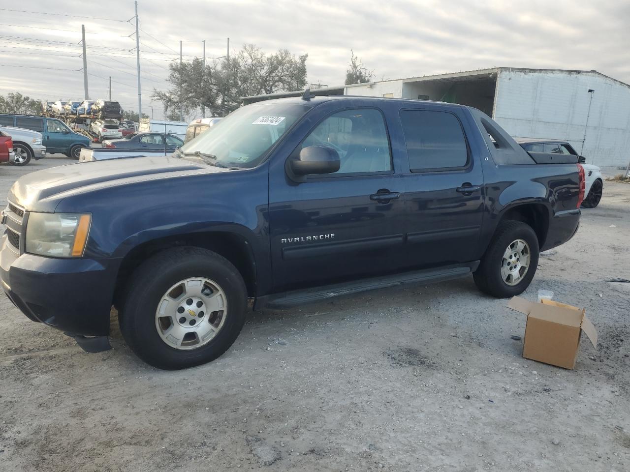2009 Chevrolet Avalanche - Image 1