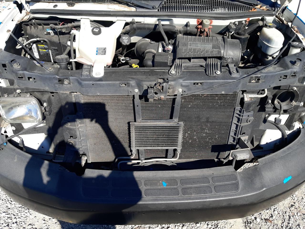 2010 Chevrolet Express - Image 12