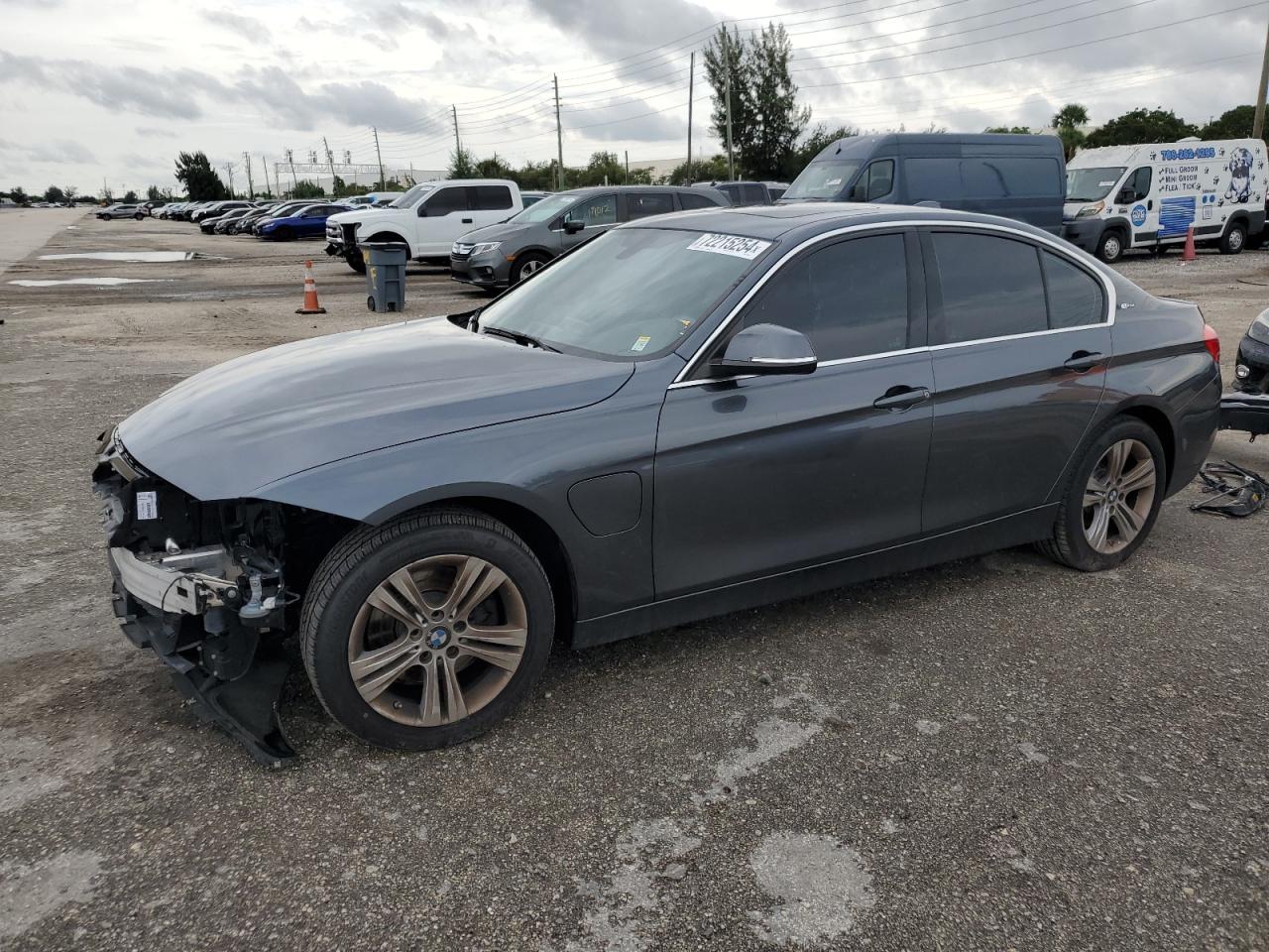 WBA8E1C32HK895469 2017 BMW 3 SERIES - Image 1