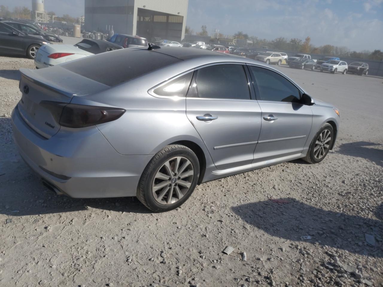 2016 Hyundai Sonata - Image 3