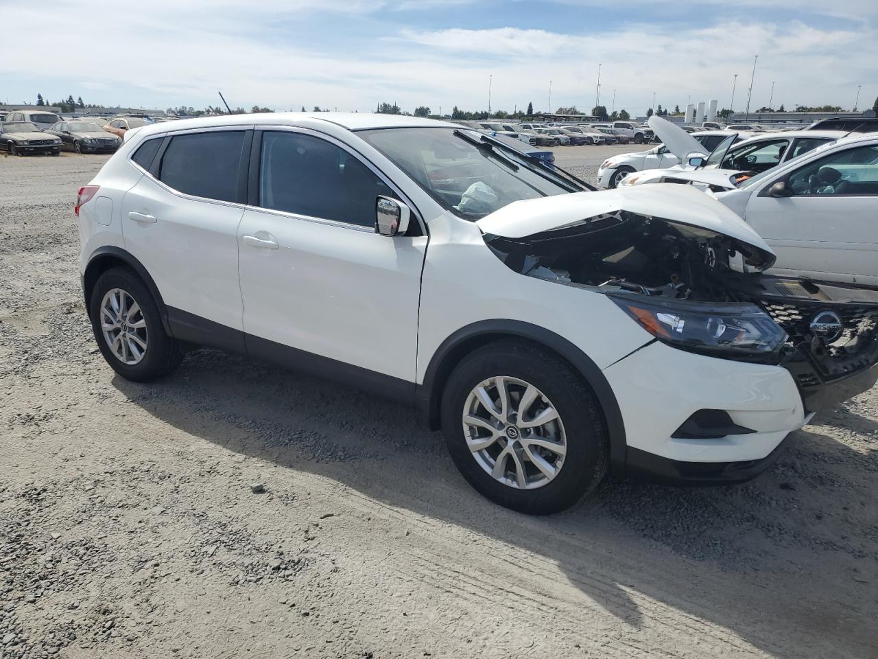 2021 Nissan Rogue - Image 4