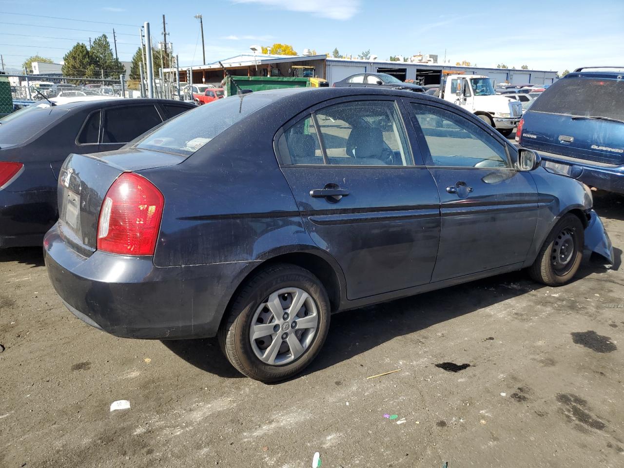 2010 Hyundai Accent - Image 3