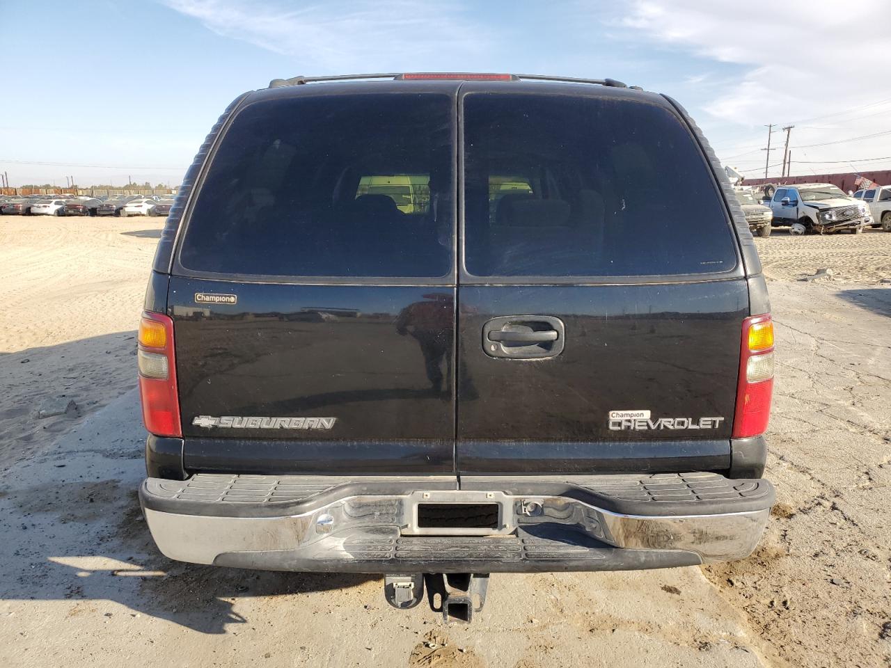 3GNEC16T6YG141156 2000 Chevrolet Suburban C1500