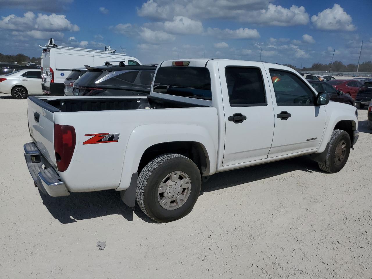 2005 Chevrolet Colorado - Image 3