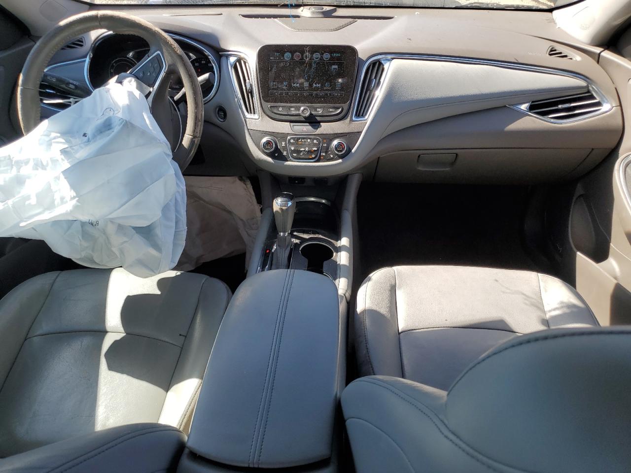 2017 Chevrolet Malibu - Image 8
