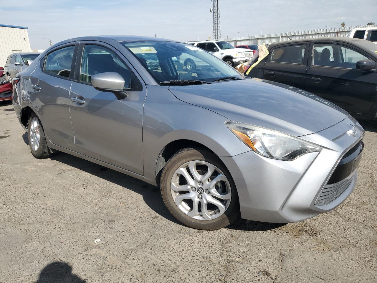 VIN 3MYDLBZV9GY141699 2016 TOYOTA SCION no.4