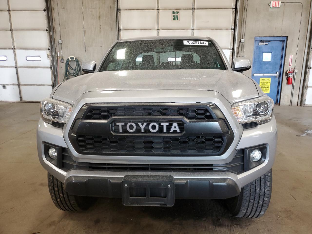 2017 Toyota Tacoma - Image 5
