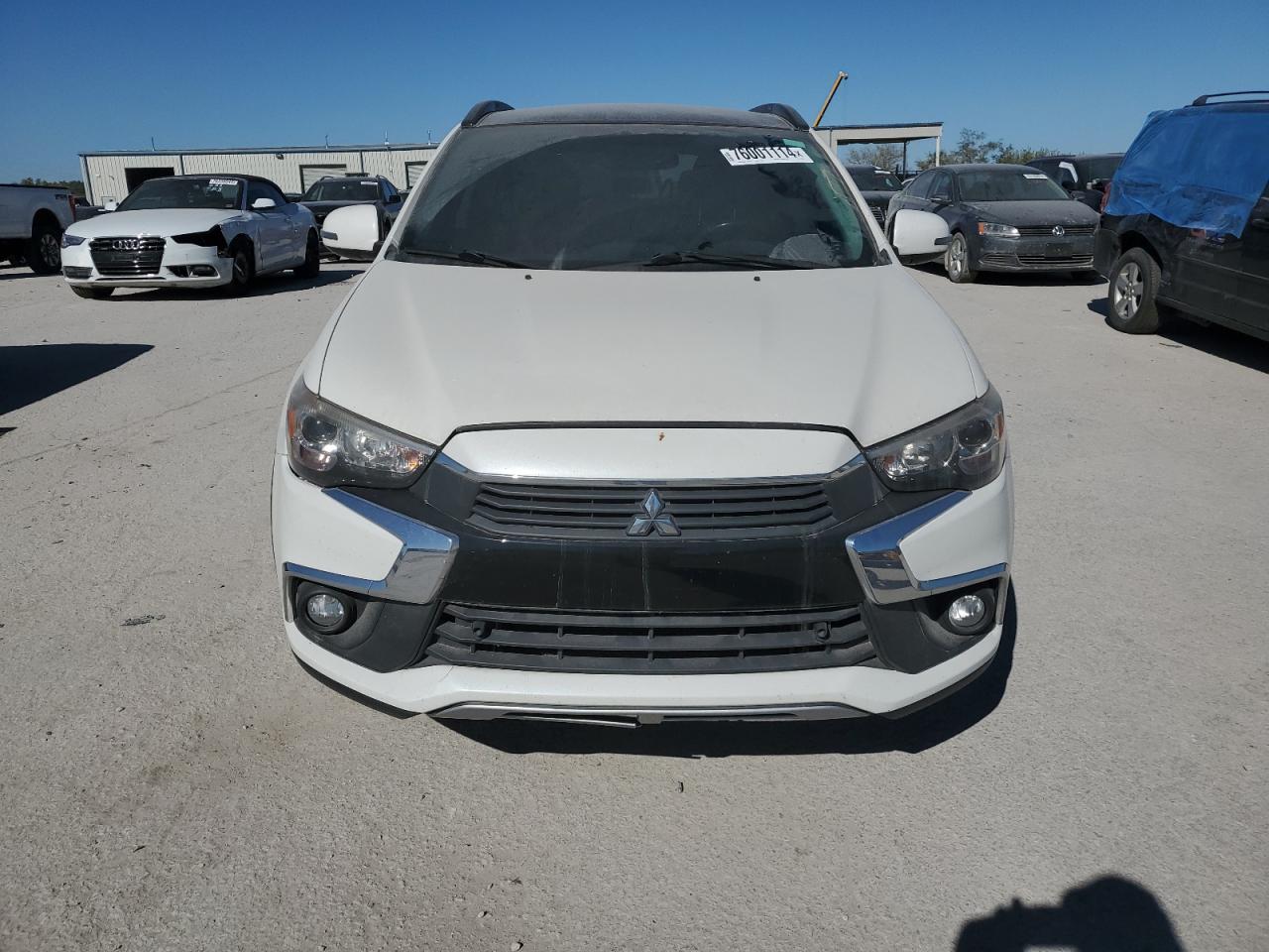 2017 Mitsubishi Outlander - Image 5