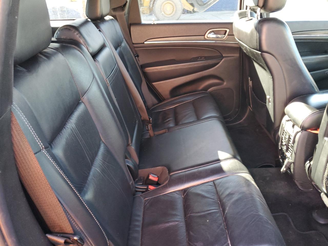 2014 Jeep Grand Cherokee - Image 11