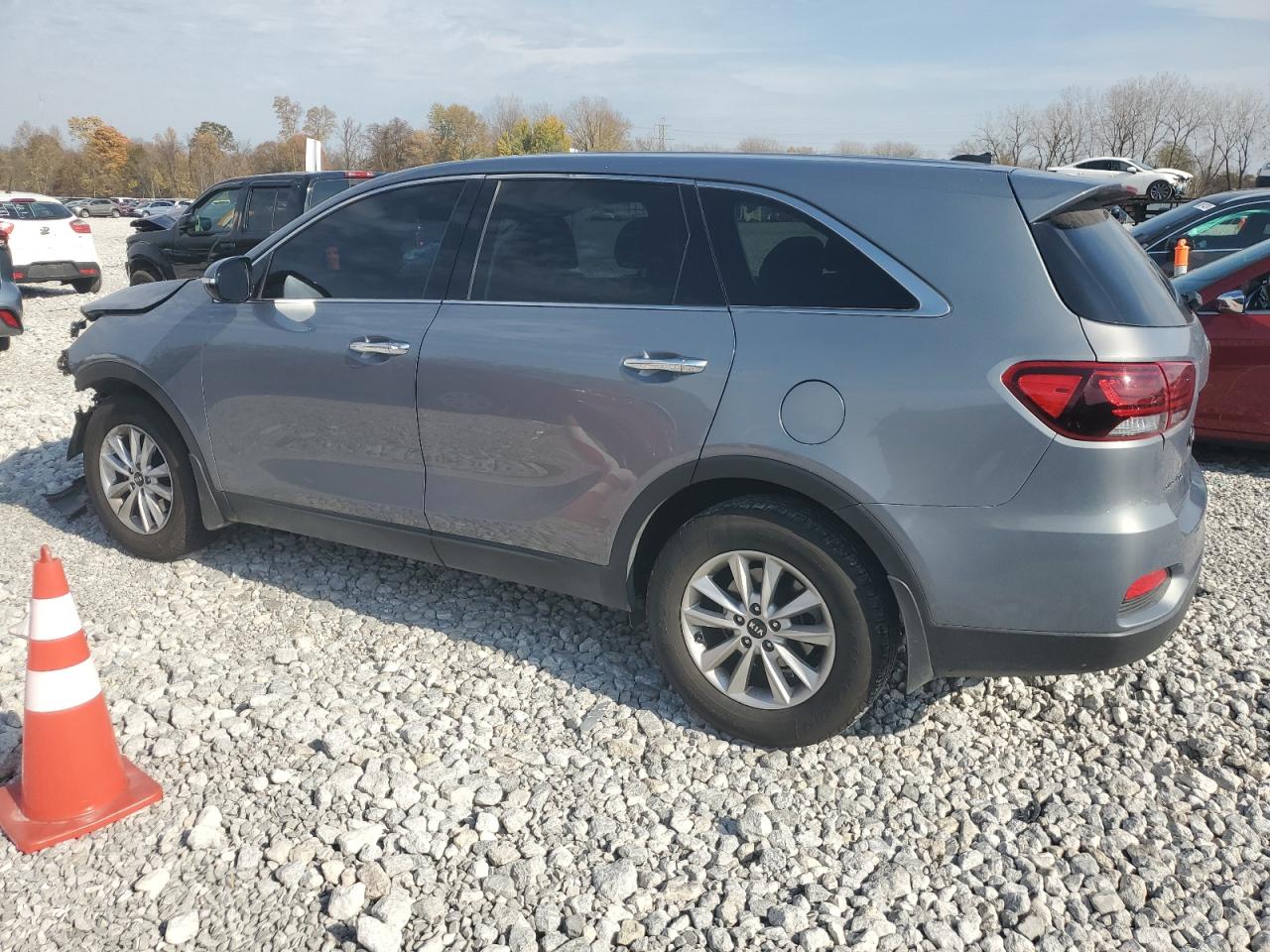 VIN 5XYPG4A37KG604989 2019 KIA SORENTO no.2