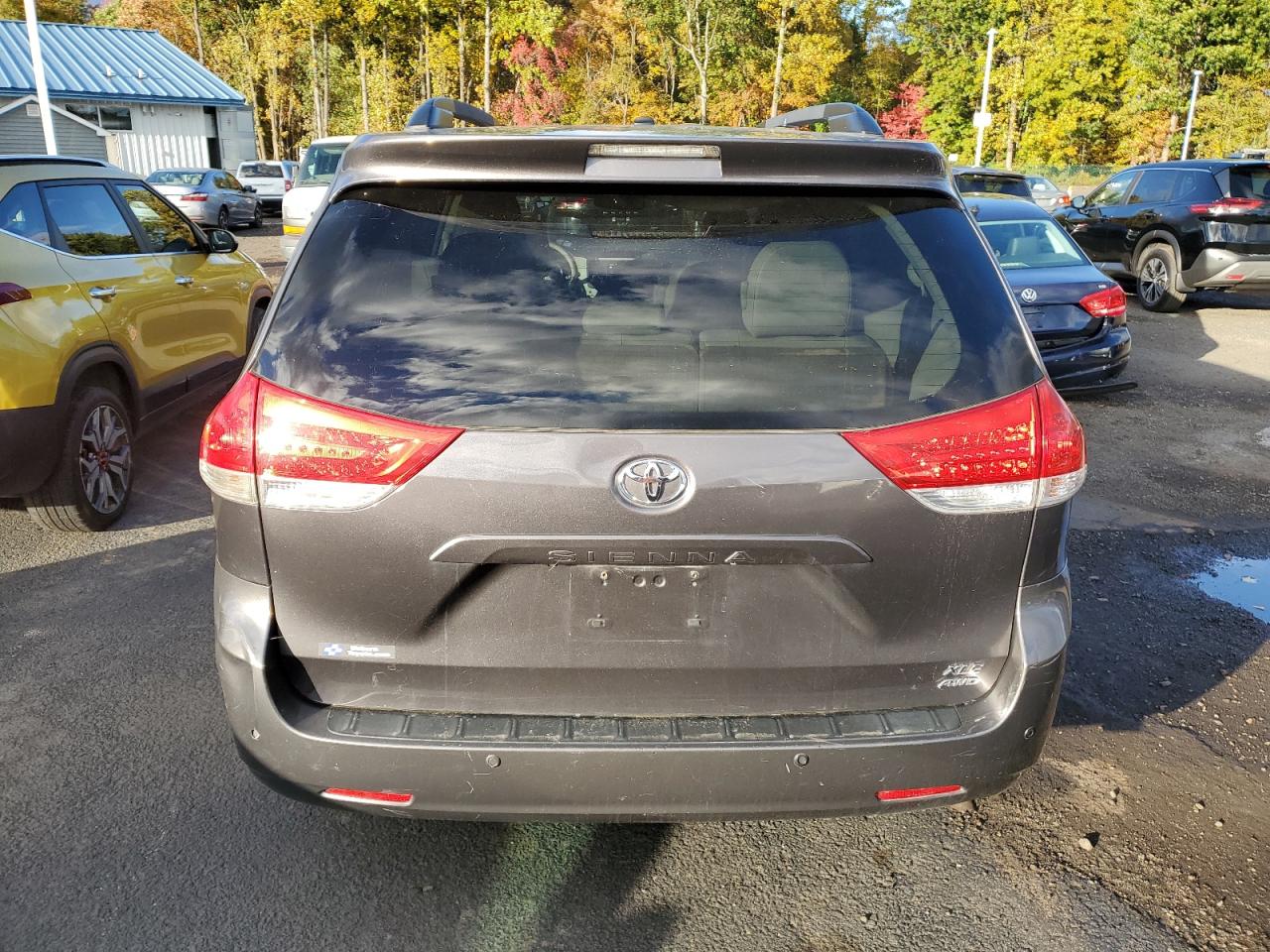 2013 Toyota Sienna Xle VIN: 5TDDK3DC4DS063803 Lot: 76312124