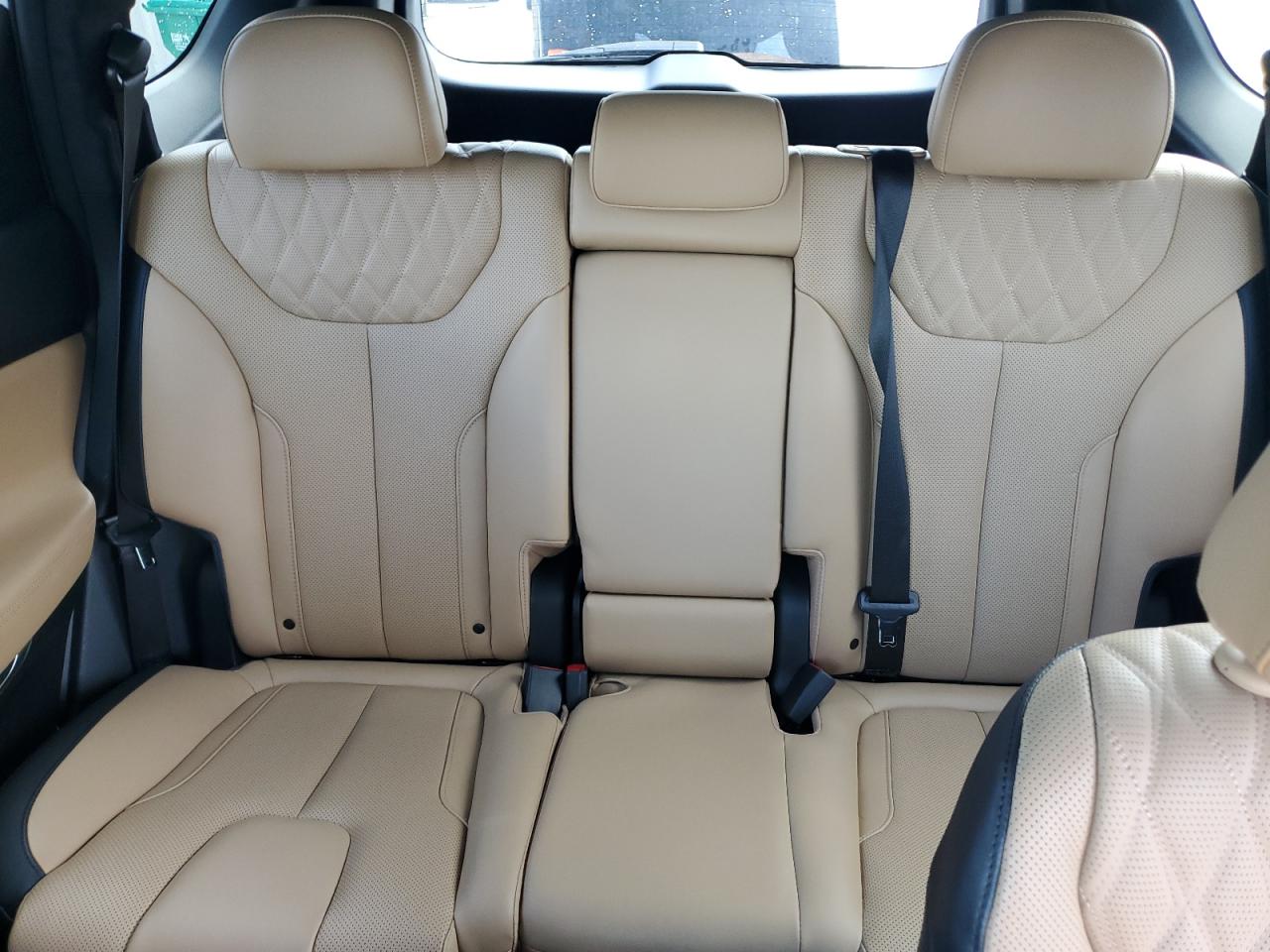 2023 Hyundai Santa Fe - Image 10