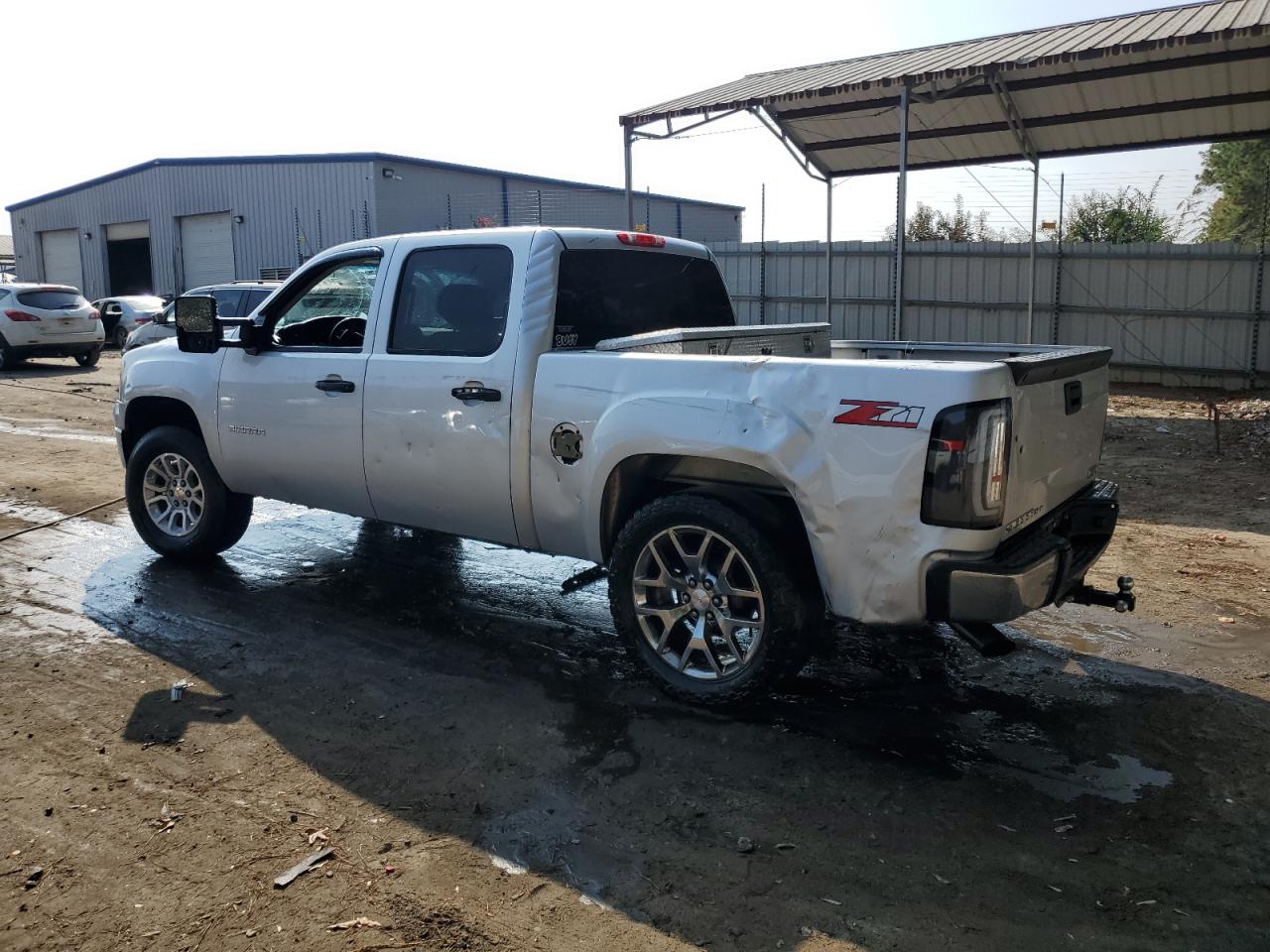 2013 GMC Sierra - Image 2
