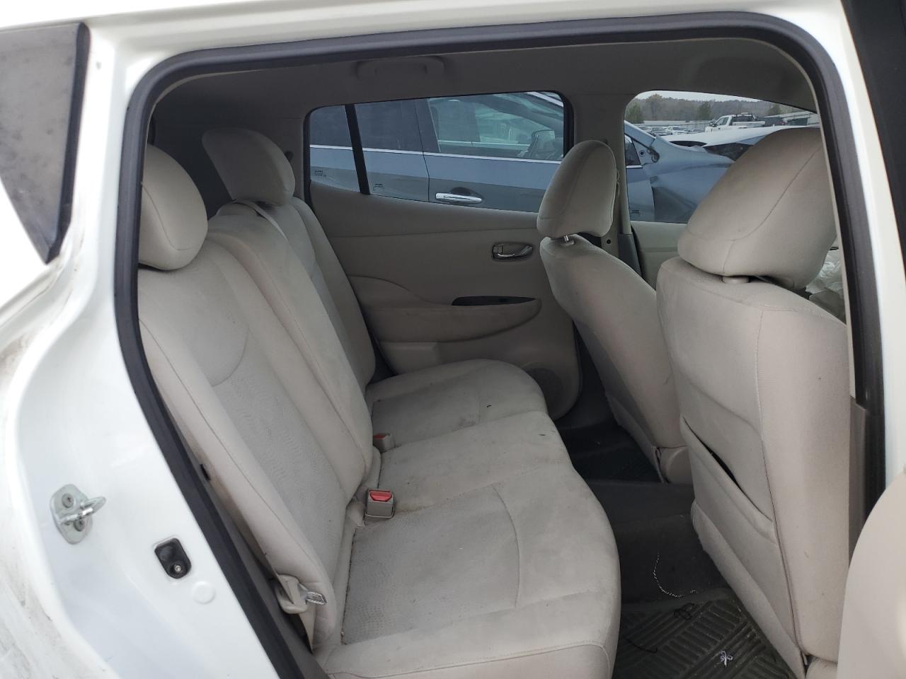 2014 Nissan Leaf - Image 11