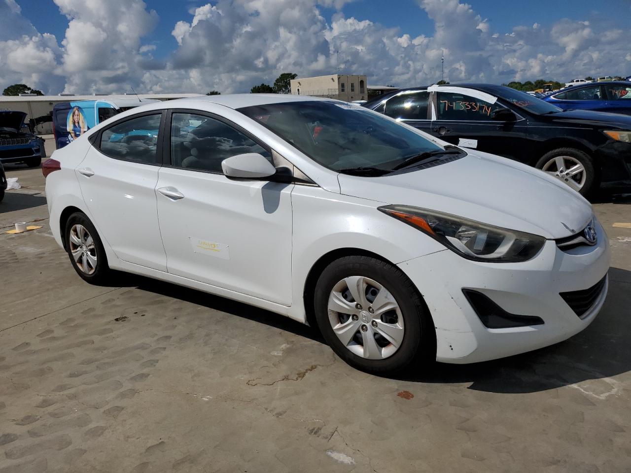 2016 Hyundai Elantra - Image 4