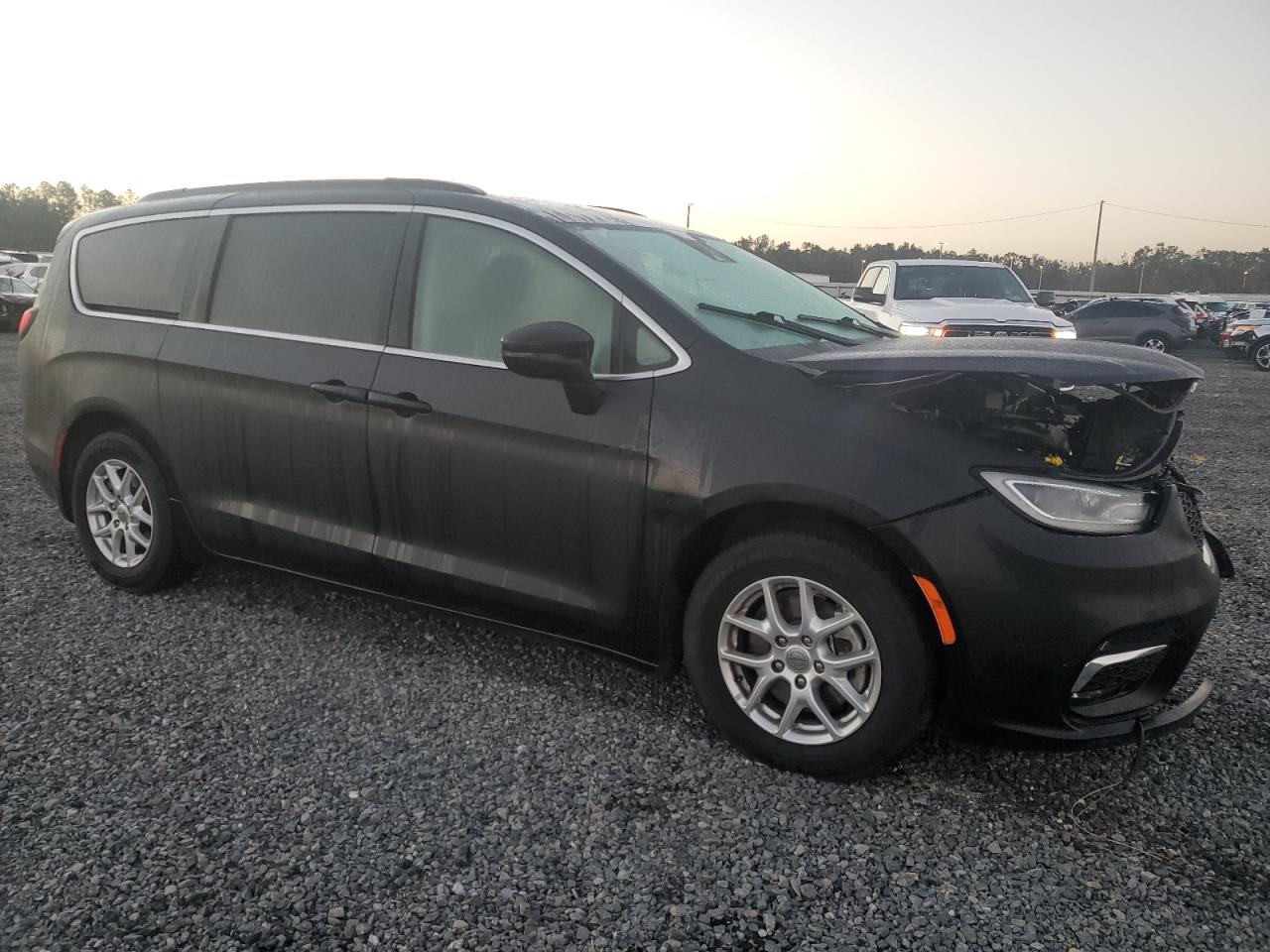 2022 Chrysler Pacifica - Image 4