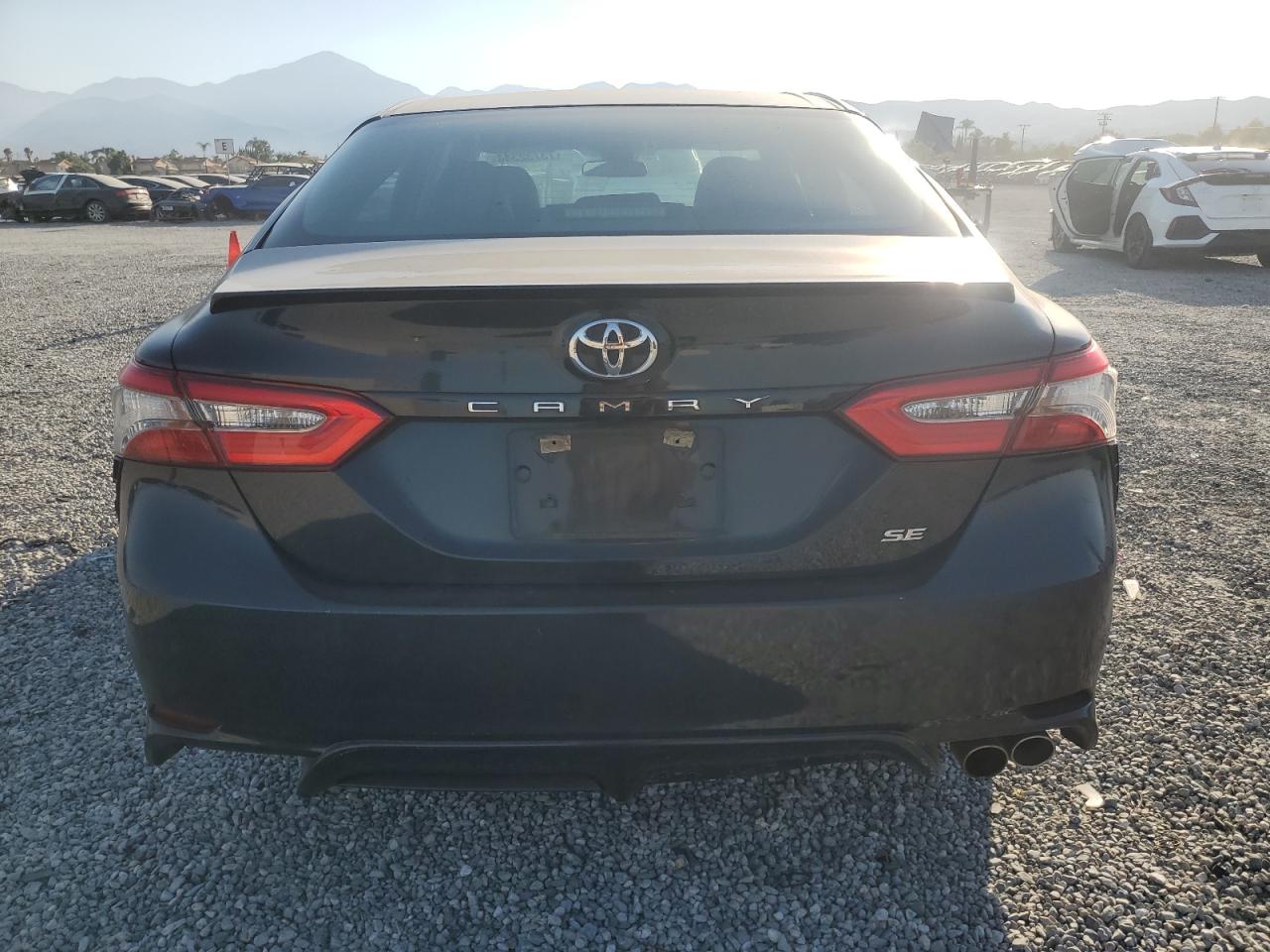 4T1B11HK8JU592528 2018 Toyota Camry L