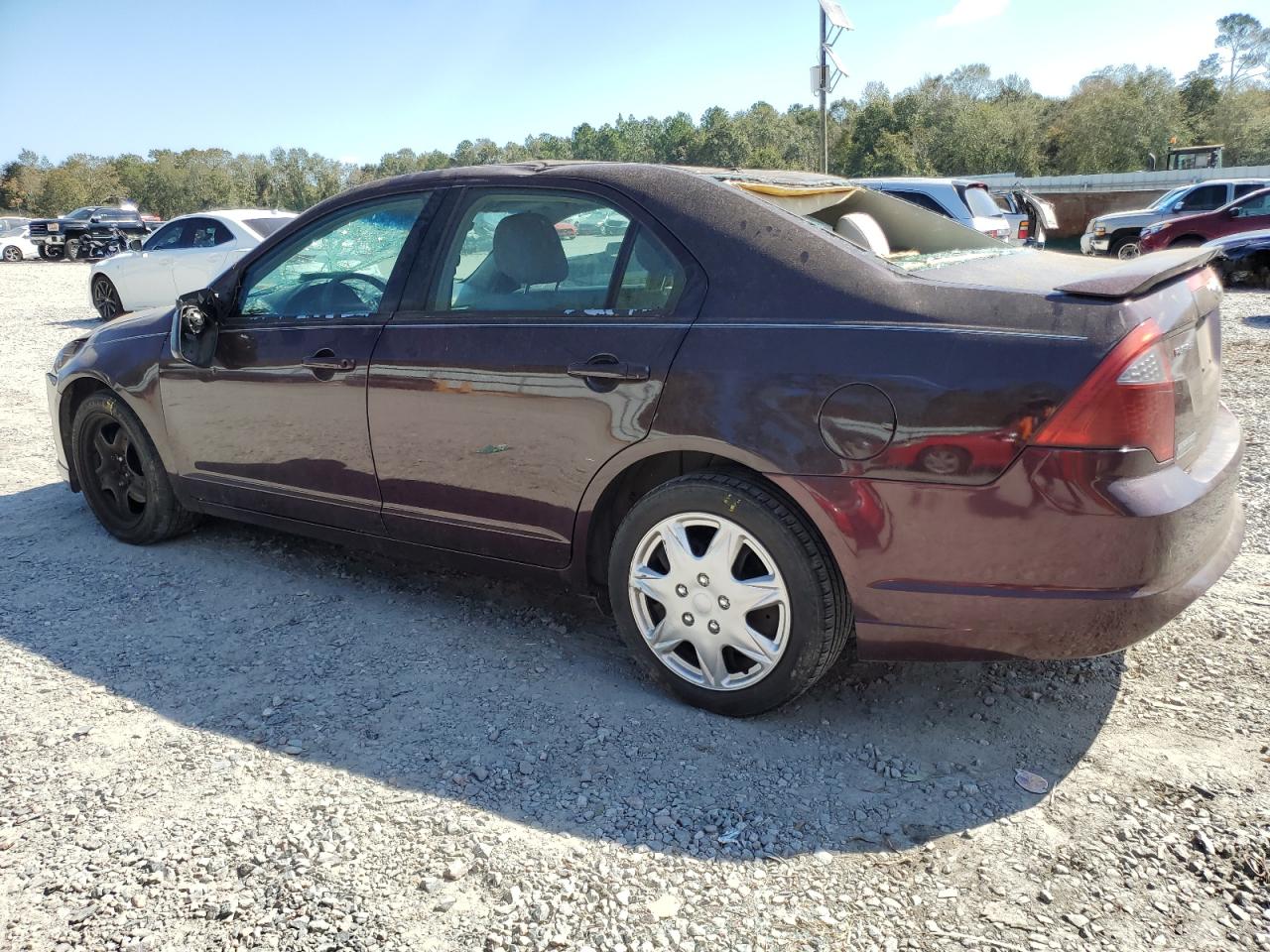 2011 Ford Fusion - Image 2