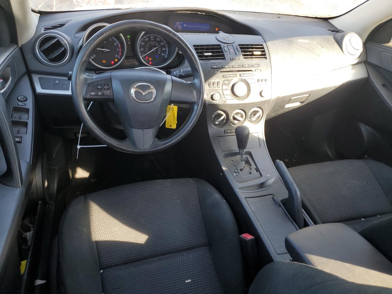 2013 Mazda 3 - Image 8