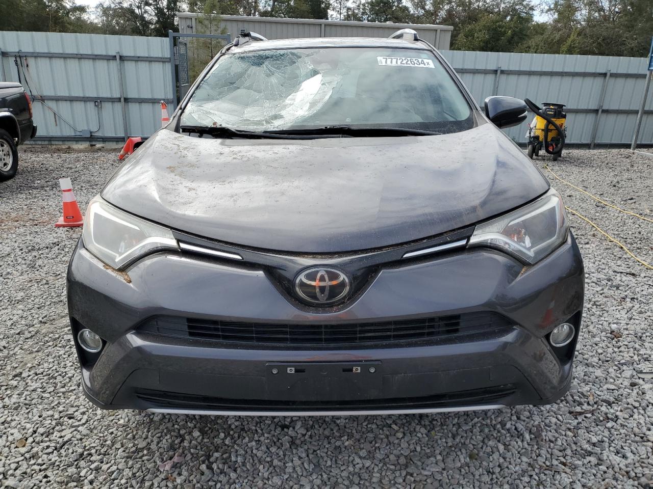 2018 Toyota RAV 4 - Image 5