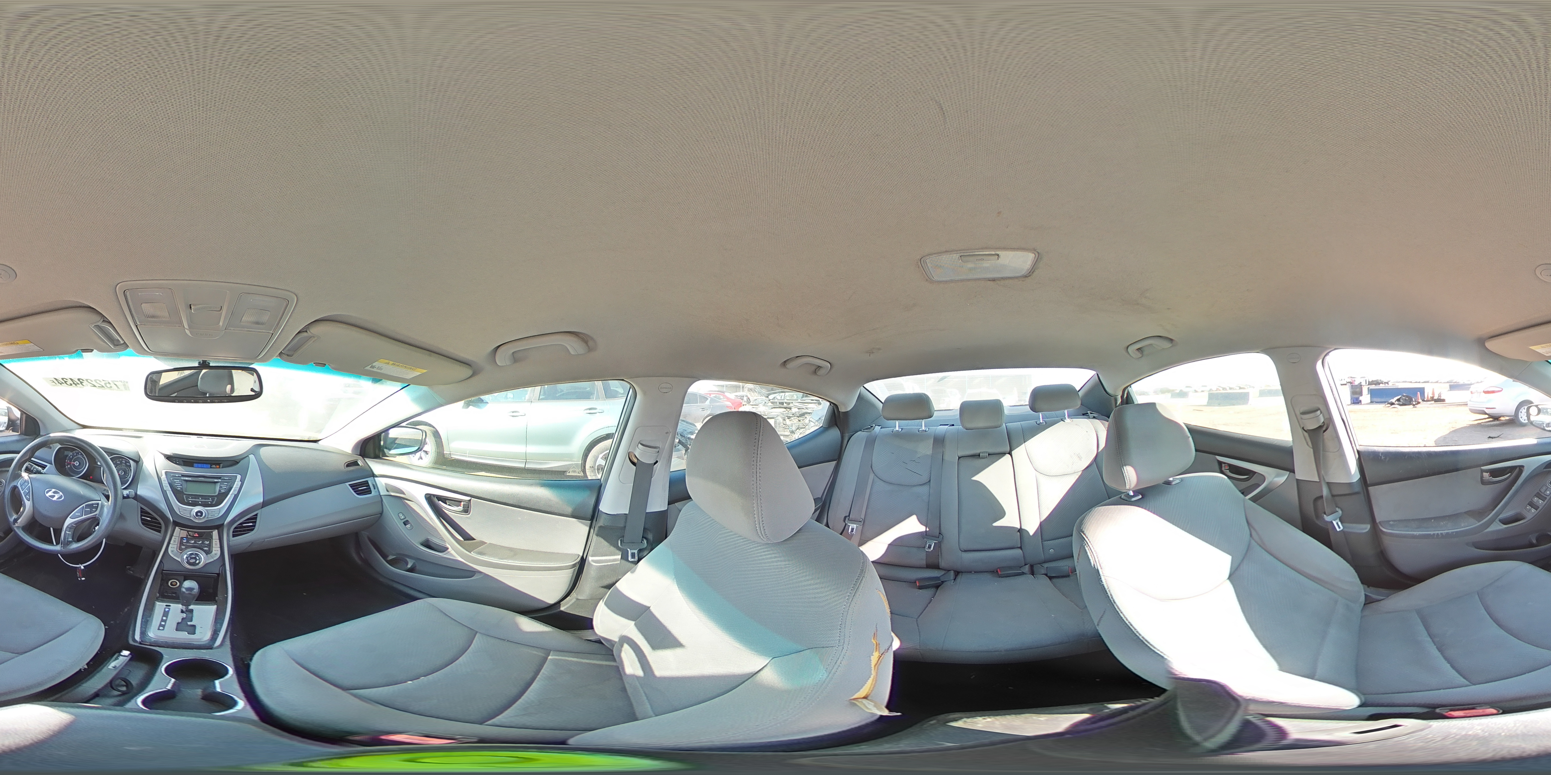 2013 Hyundai Elantra - Image 13