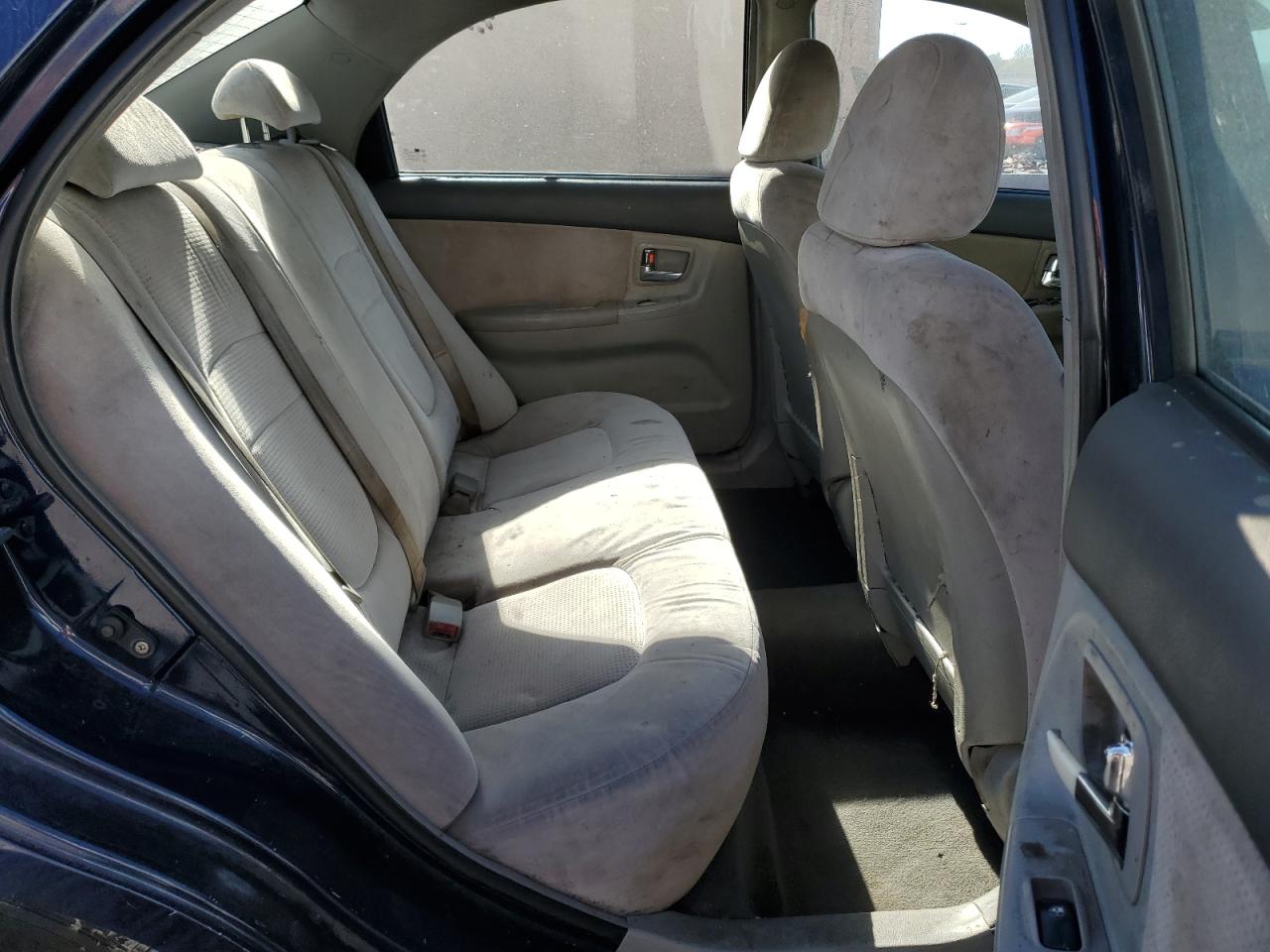 2007 Kia Spectra - Image 10