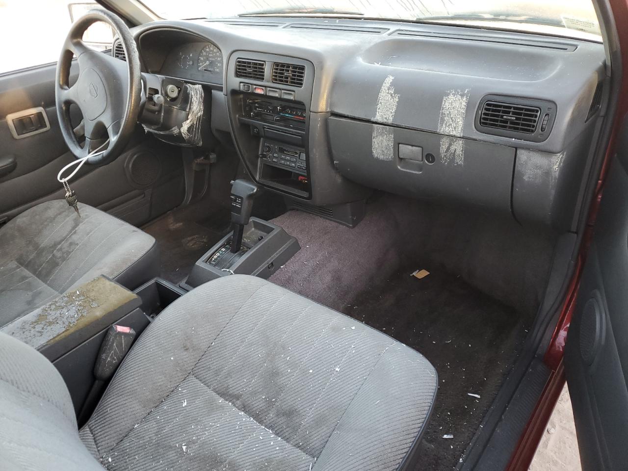 1995 Nissan Titan - Image 8