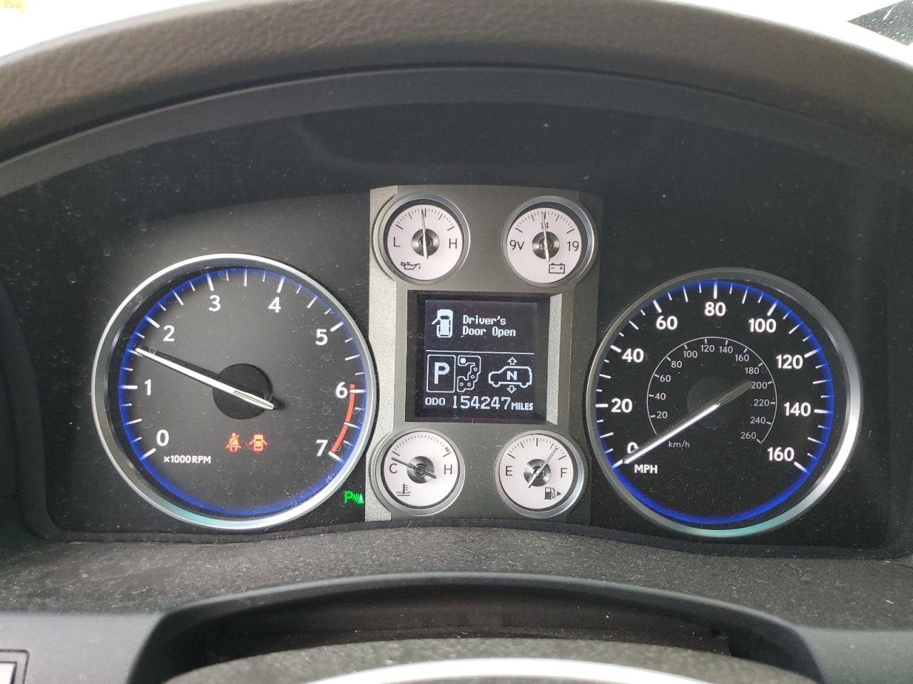 2011 Lexus LX - Image 9