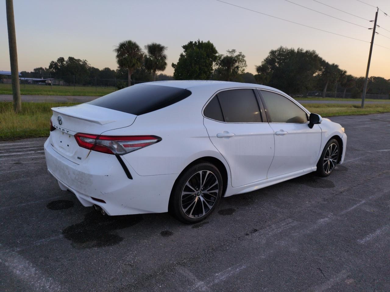 2018 Toyota Camry - Image 3