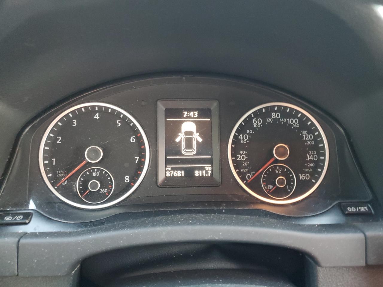 2015 Volkswagen Tiguan - Image 9