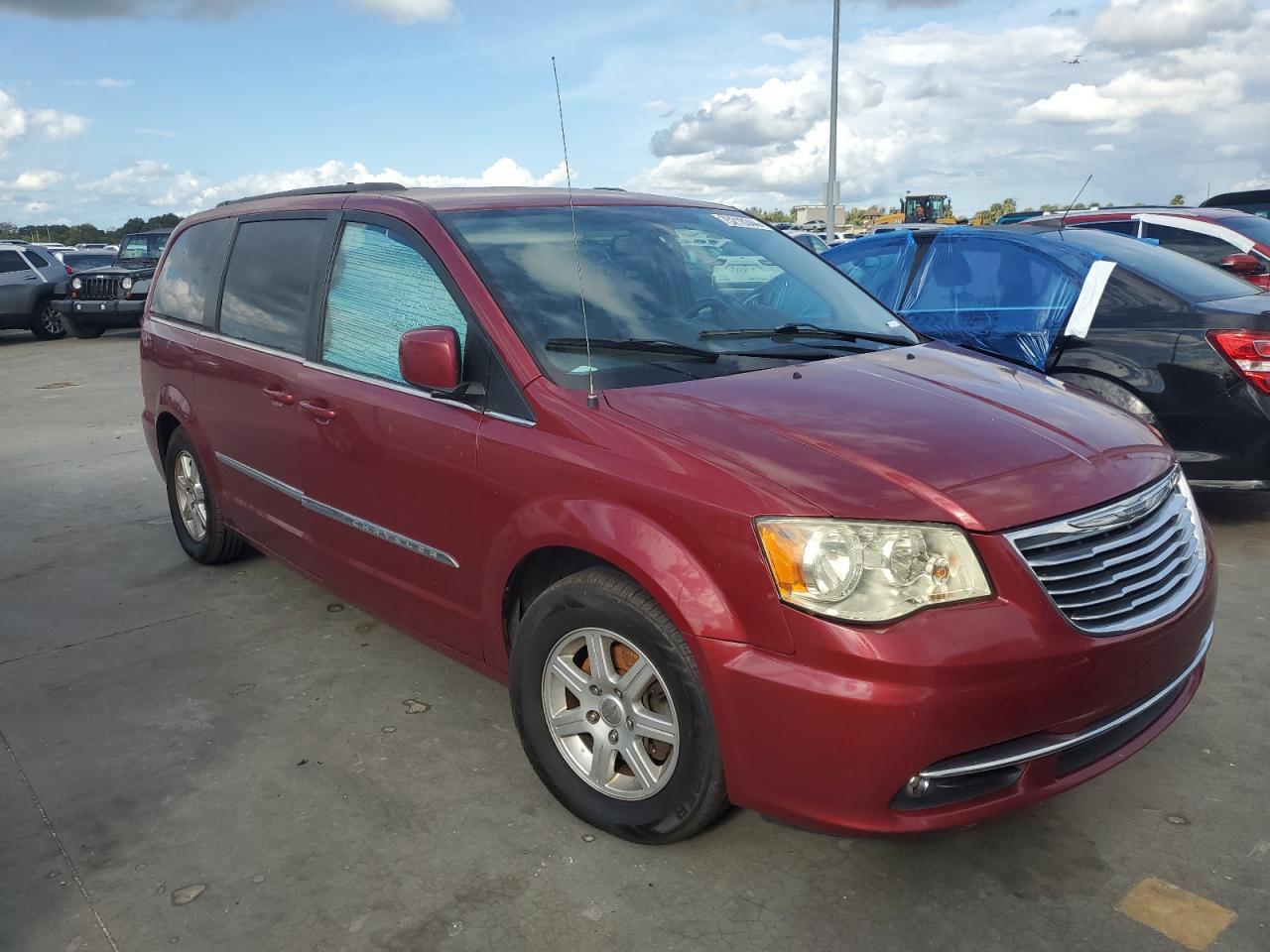 2012 Chrysler Town & Country - Image 4