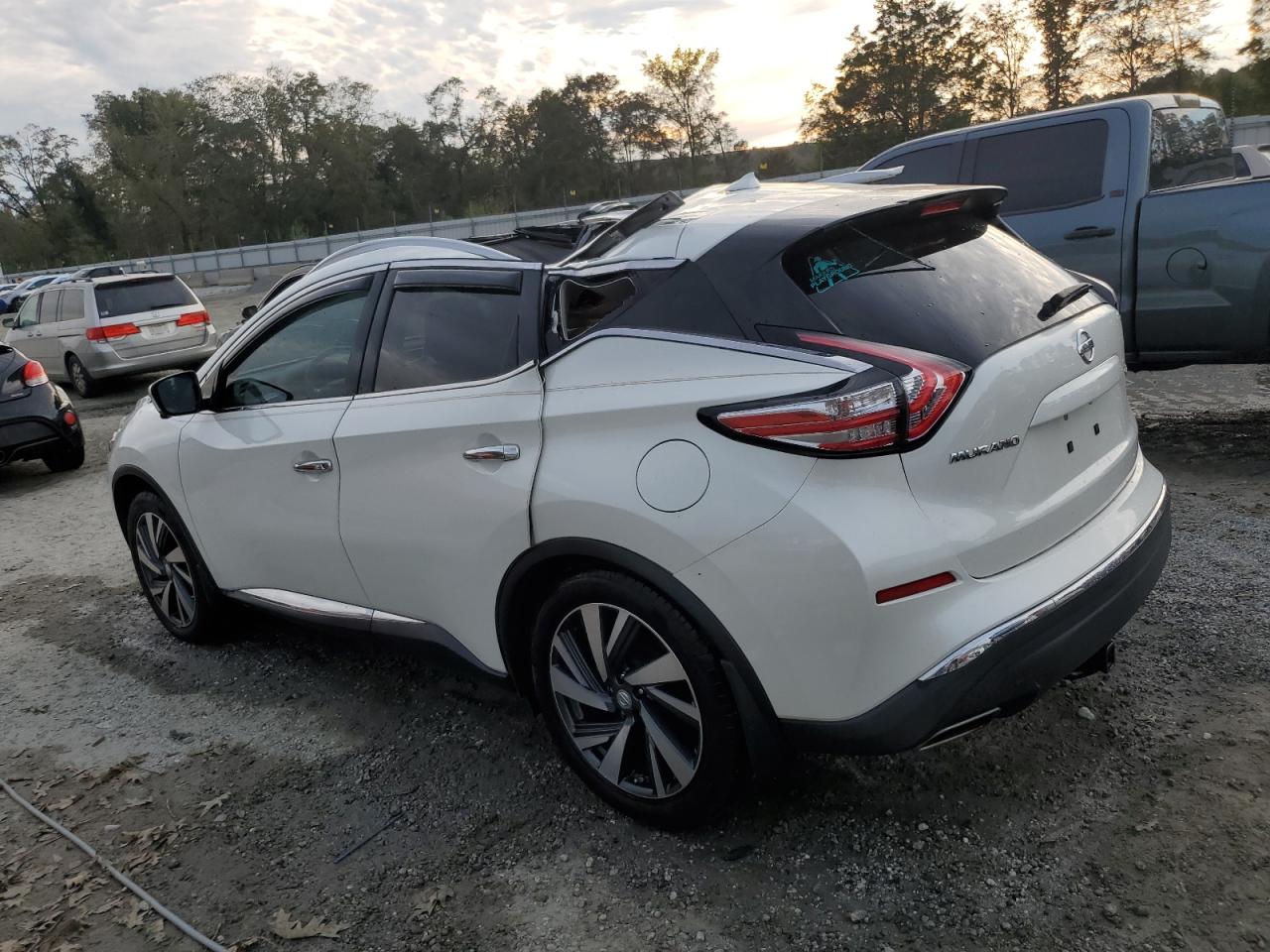 2015 Nissan Murano - Image 2