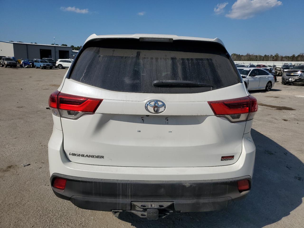 2019 Toyota Highlander Le VIN: 5TDZARFH3KS055516 Lot: 77583474