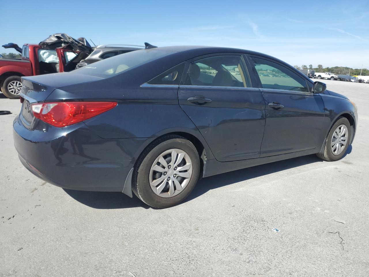 2011 Hyundai Sonata - Image 3
