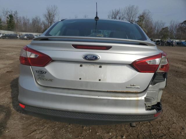  FORD FOCUS 2014 Srebrny