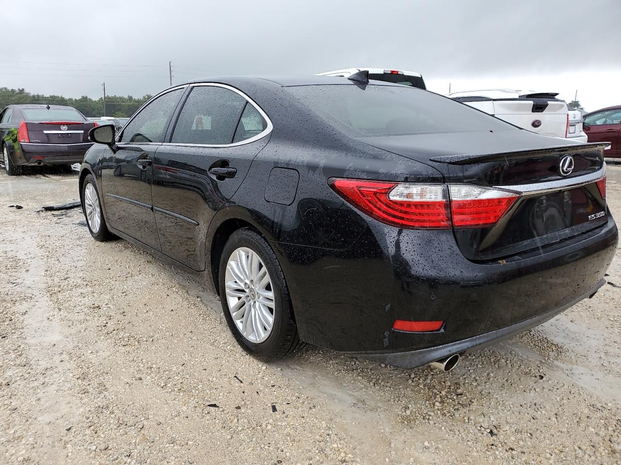 JTHBK1GG6F2179572 2015 LEXUS ES - Image 2