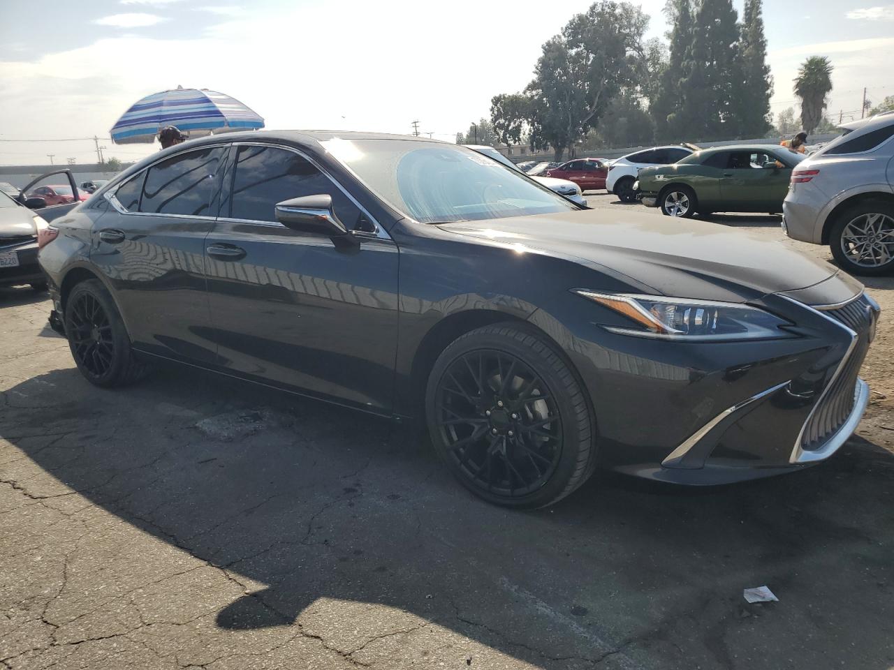 2021 Lexus ES - Image 4